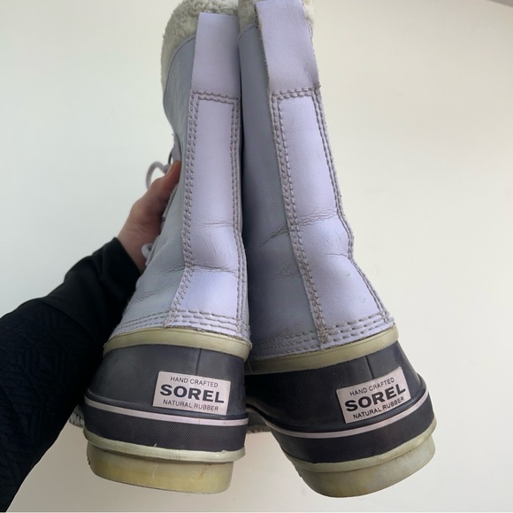 Sorel Lavendar Insulated Caribou Boots, Size 11 - Picture 5 of 7